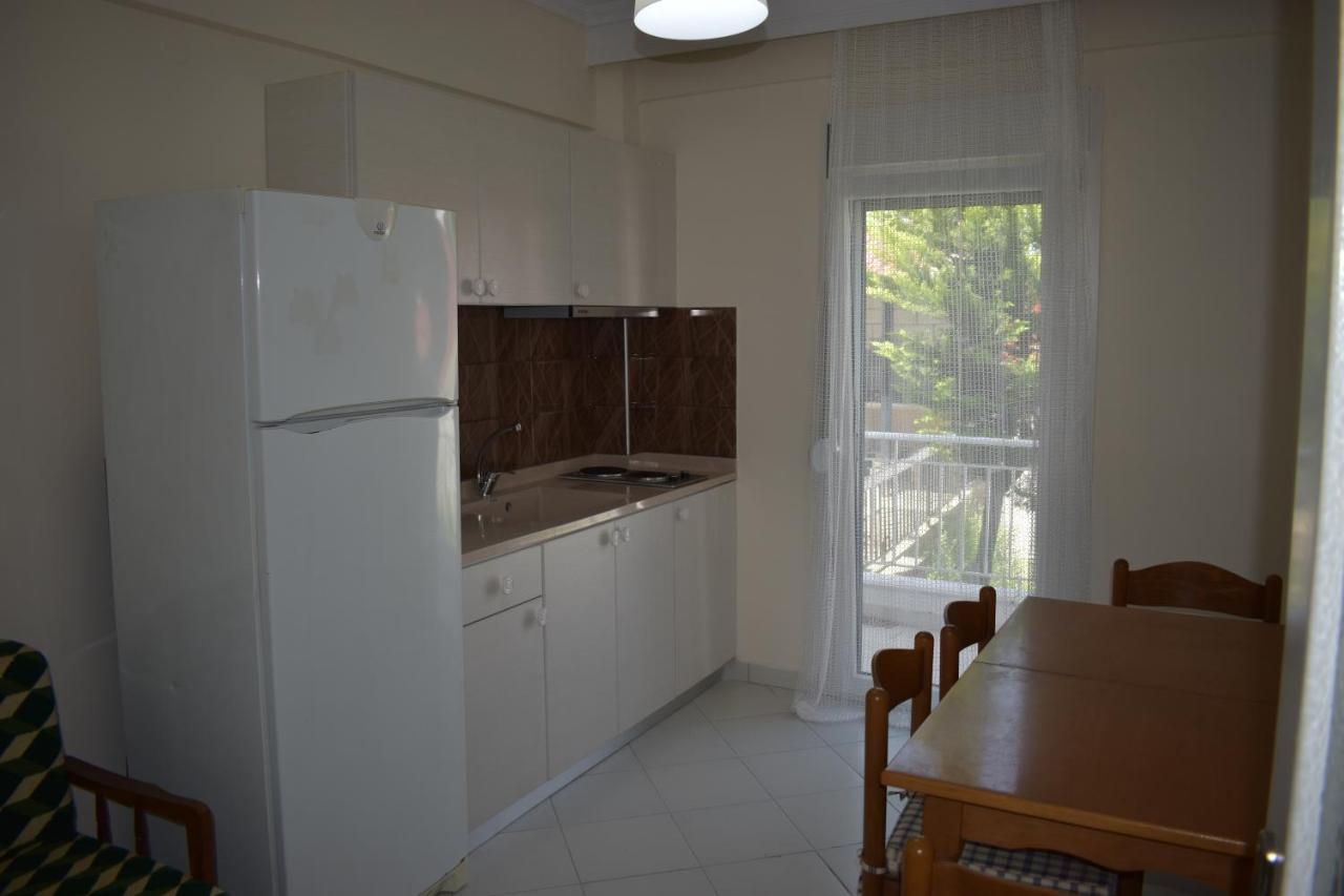 Nearby The Sea Apartment Аспровалта Екстериор снимка