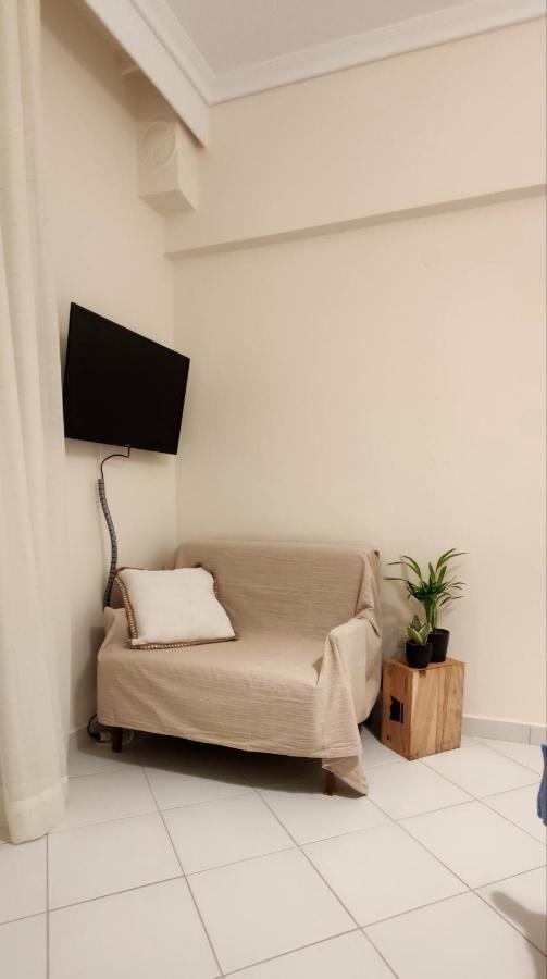 Nearby The Sea Apartment Аспровалта Екстериор снимка